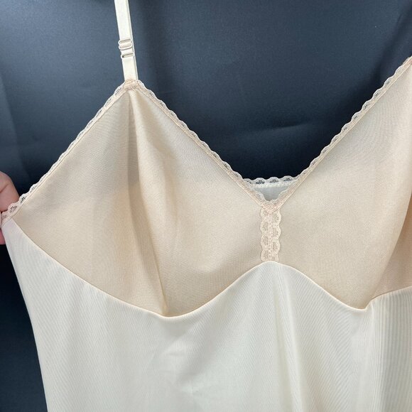 Vintage Vanity Fair nude beige nylon full slip dress adjustable straps 38 TT - Picture 3 of 10